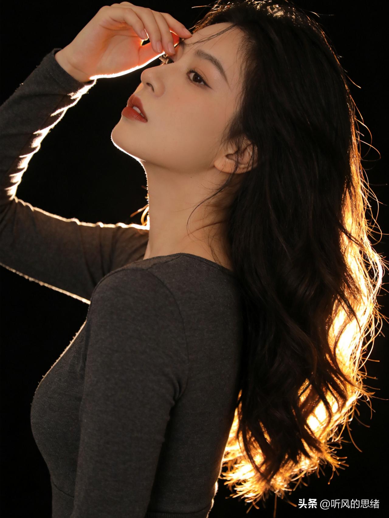 人到中年，真正有福气的人，都很安静。

不争不辩，不闻不问，不内耗。
心越静，福