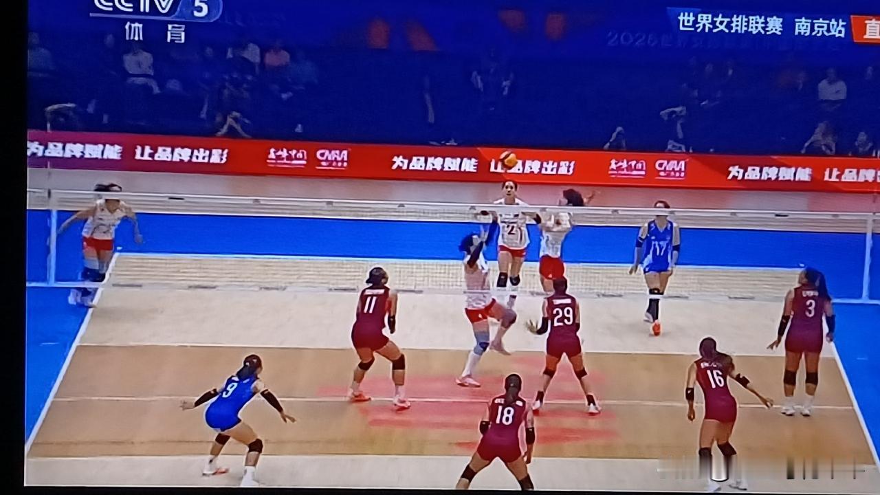 真不错3-2中国女排赢了泰国女排，这场球中国女排打出了气势，泰国女排拼尽全力还是