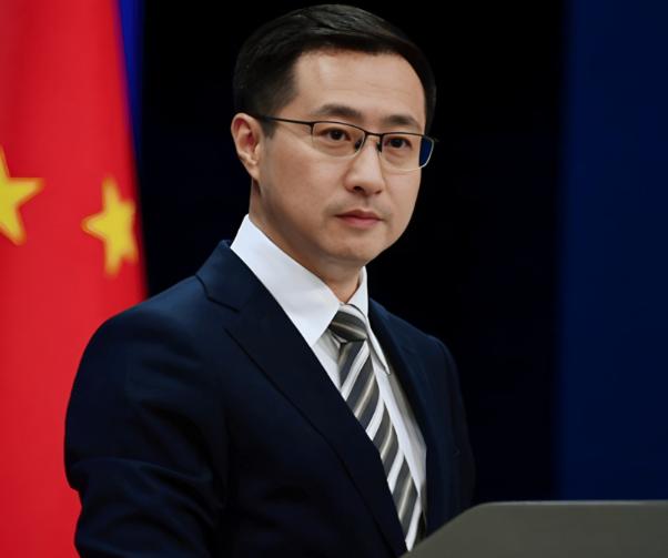 今天外交部例行记者会上，我国发言人的回应一出来，越看越觉得这事儿没那么简单，咱们