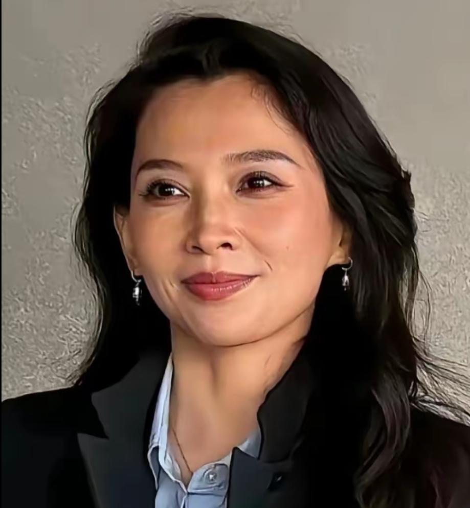 看了森林北的素颜照，搞不明白汪峰当初费尽心思抛弃章子怡、追捧新欢的理由是什么？
