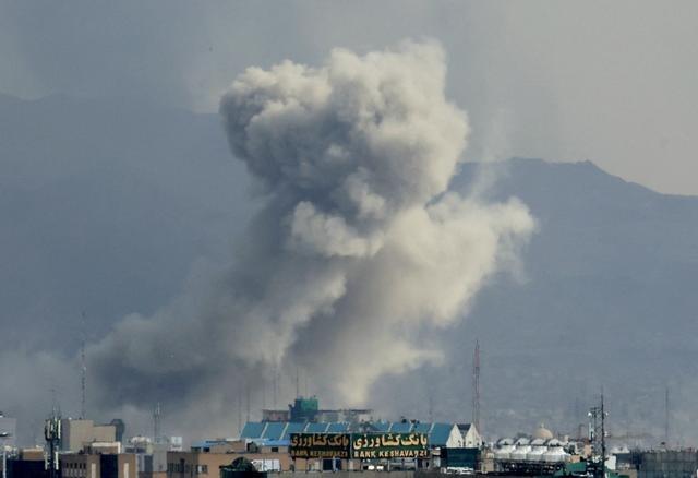 伊朗越打越猛！特朗普要找中国商量大事，美媒犯嘀咕：中国咋这么淡定。
伊朗的反击行