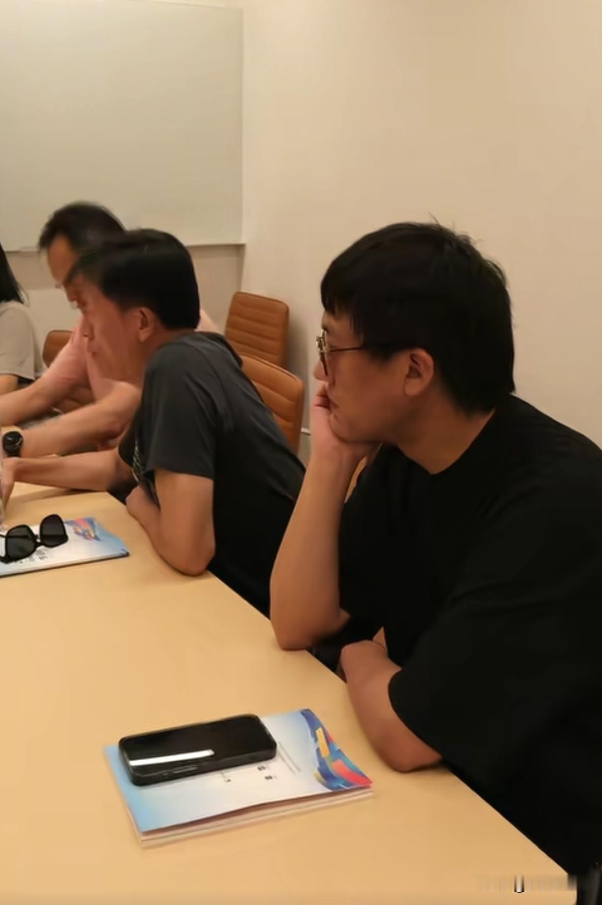 二饼线上停播，线下忙忙碌碌，古月琴坊三巨头齐聚，为万老爷子88大寿和大型交响乐协