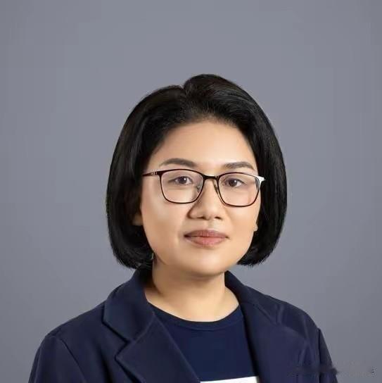 华为昨天发布韬定律，让人想起何庭波的公开信：华为立志，将数字世界带给每个人、每个