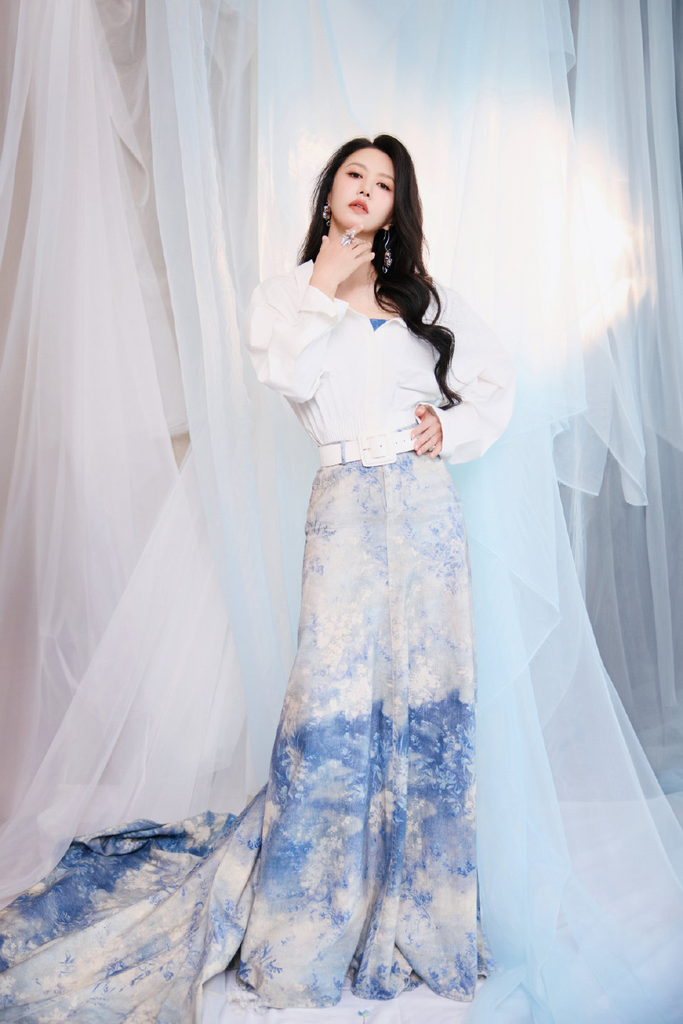 谭维维清冷起来美我一大跳 这种美很河里！谭维维清冷起来美我一大跳！ ​​​