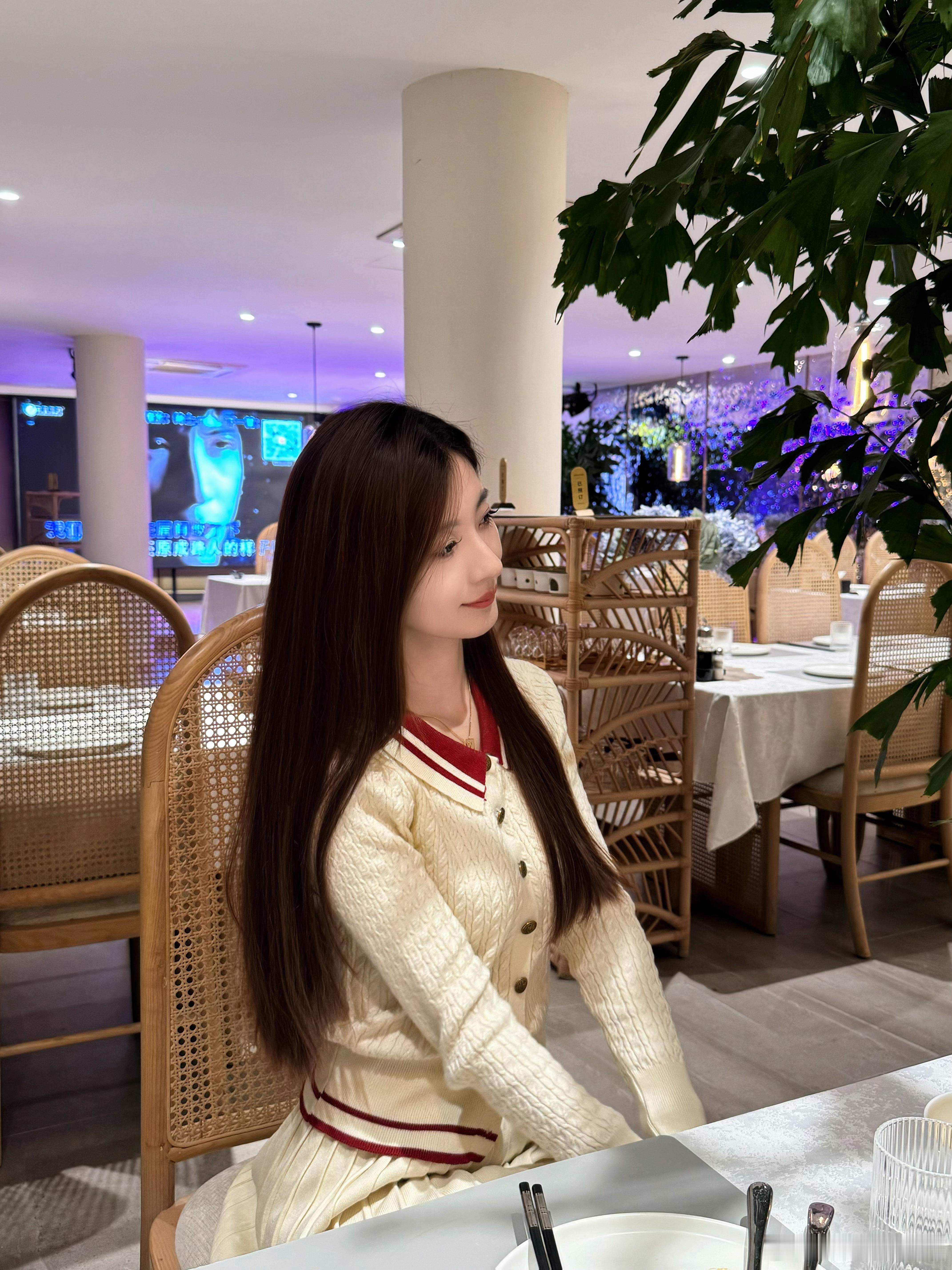 有时候睁一只眼闭一只眼 就是对生活wink咯