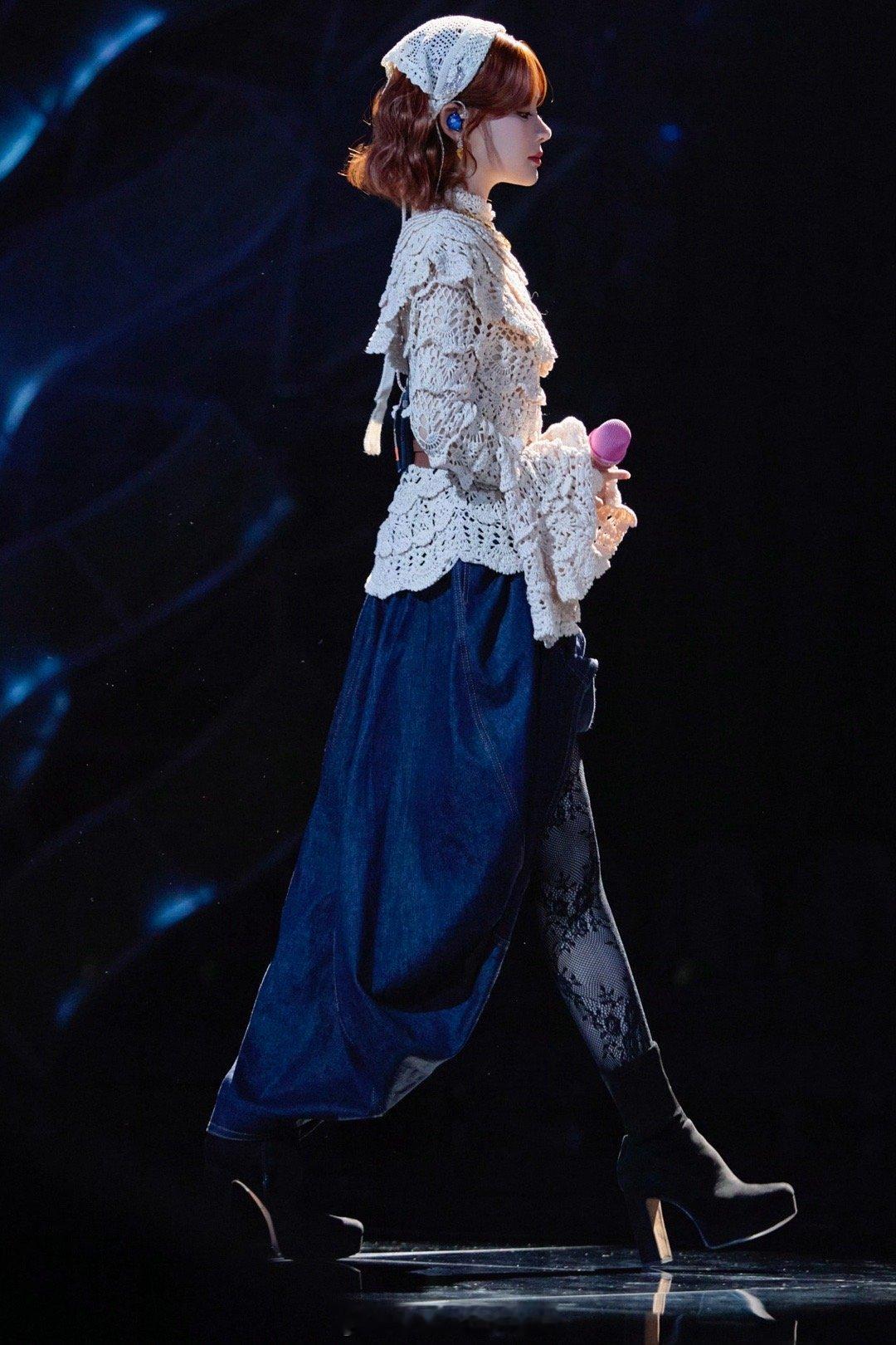 黄霄雲在声生不息后台集邮 看完黄霄雲的后台合集，更懂声生不息为什么这么好哭。前辈