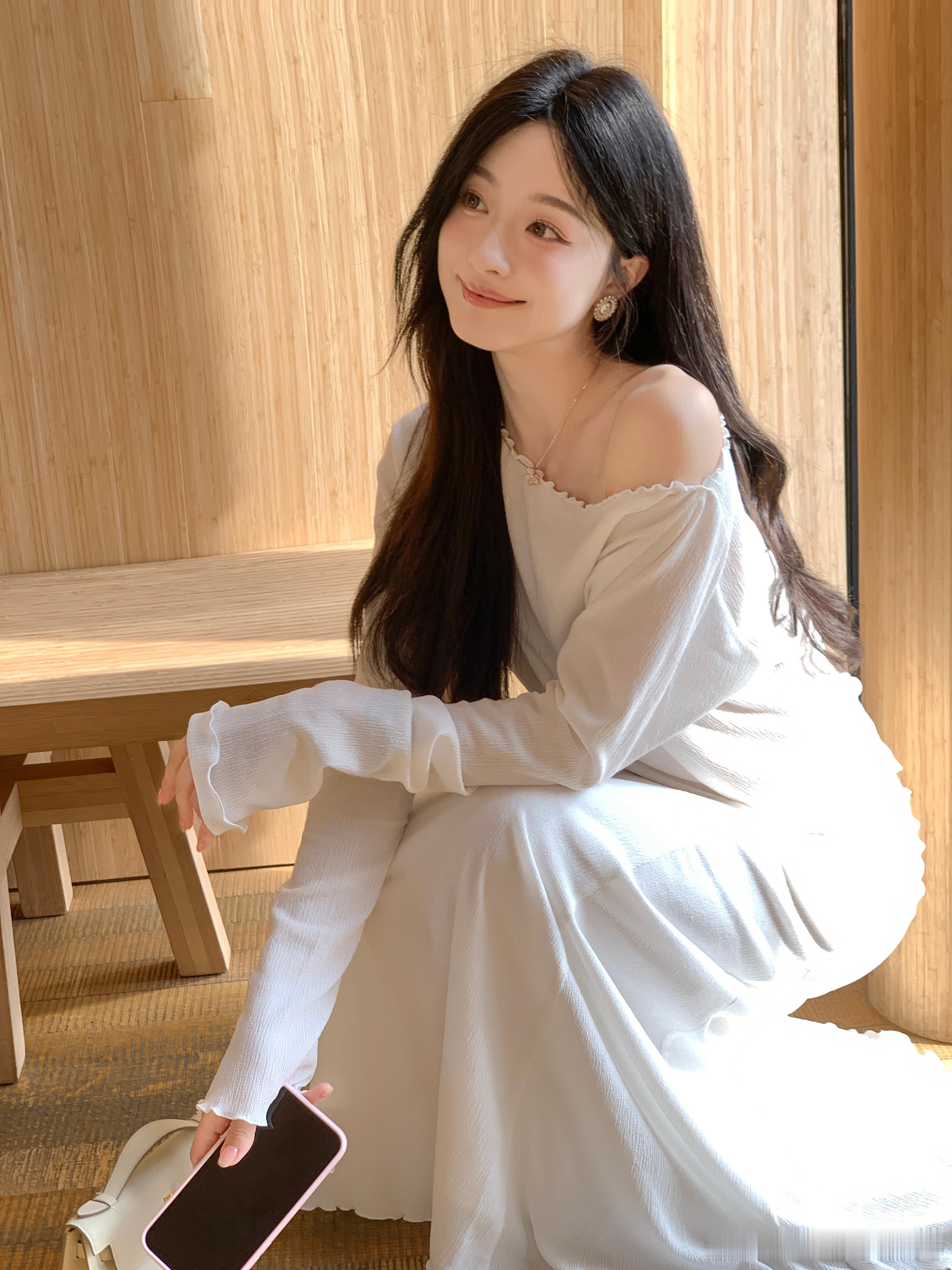 早上好！我来剧透啦✌🏻先来一组仙仙的！领子和袖子的设计巨美～ ​​​