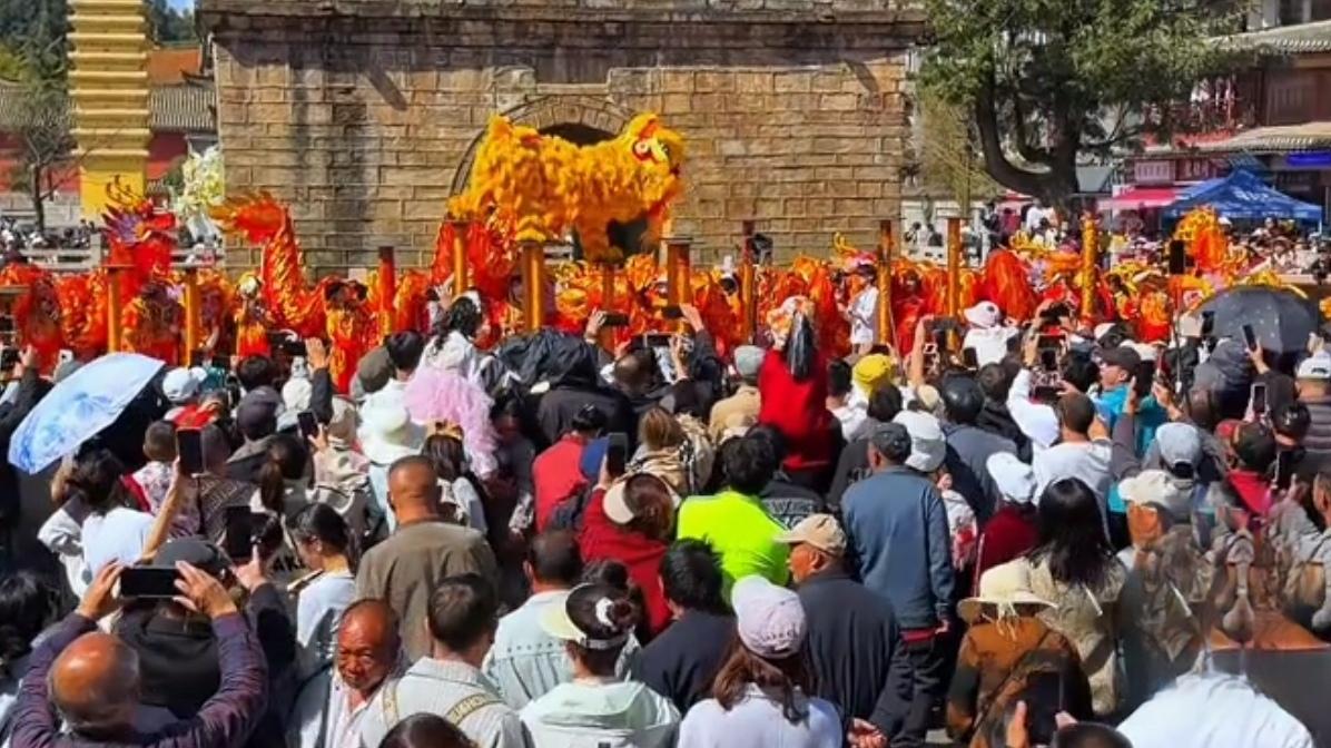 🔥爆火！昆明春节直接“挤爆”，全国游客都来春城过年
 这个春节，昆明旅游彻底火