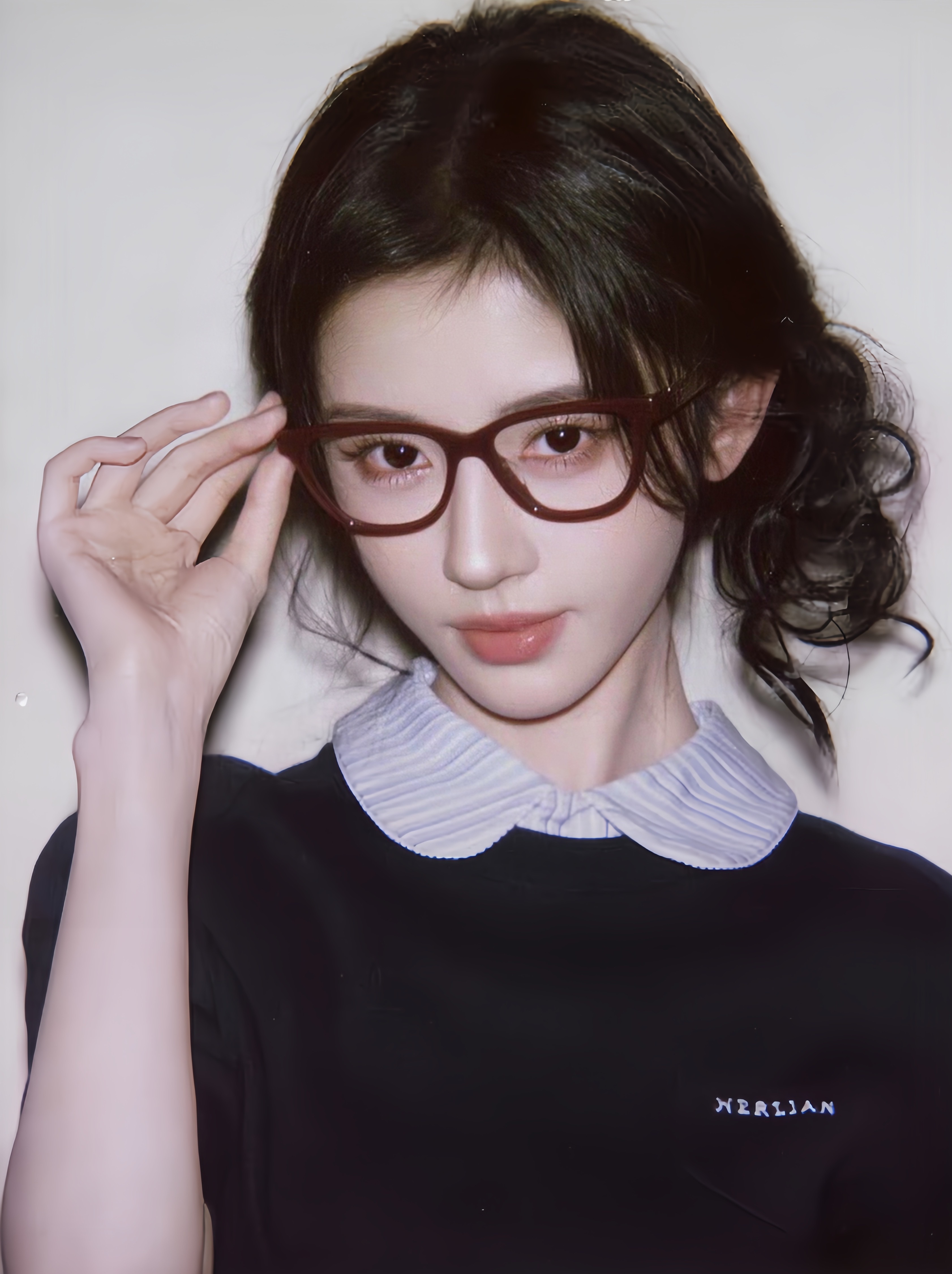 度娘都搜不到的治愈系小众文案句子[心]：1.“亲爱的朋友 人生总是柳暗花明.”2
