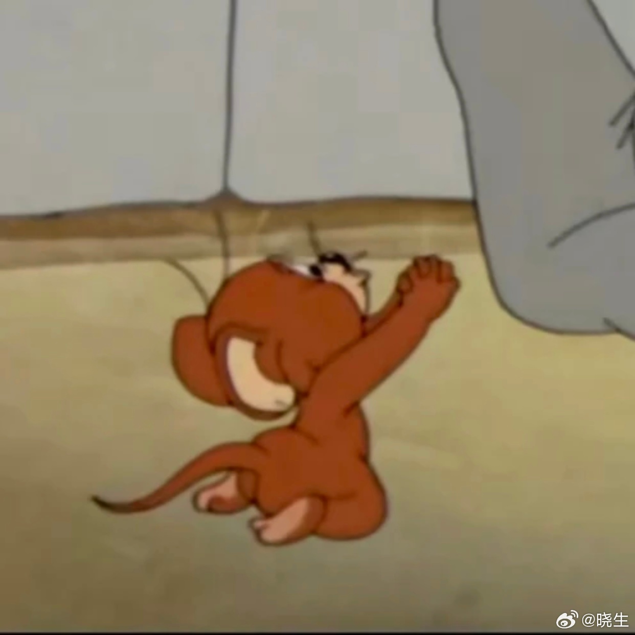 最近接连出现几个被骚扰求助骚扰对象各种各样，甚至还有自家亲戚无一例外，这些受害者