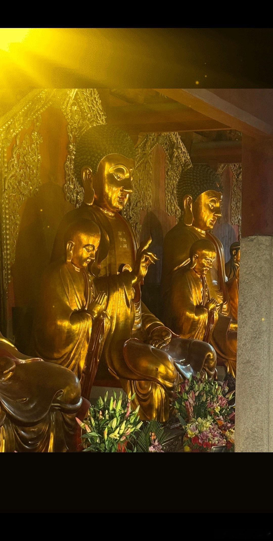 人活着一辈子，看似漫长，实则转瞬即逝。我们奔波忙碌、辗转奔波，为生活奔波，为琐事
