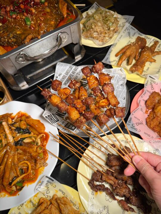 在北海！藏在居民楼下的烧烤🤤（回头客巨多！！