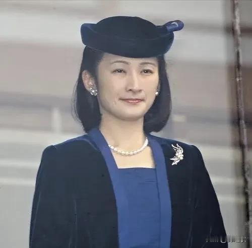 纪子嫁入皇室其实就已经很满意了，所以她就安心过点小日子，但后来雅子夫妇生不出儿子