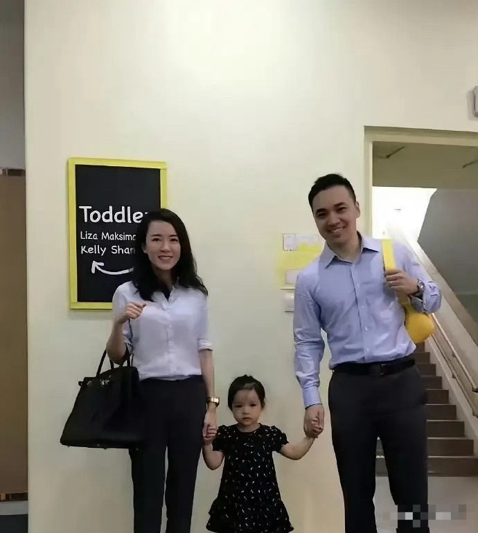 这就是一家三口的九年 