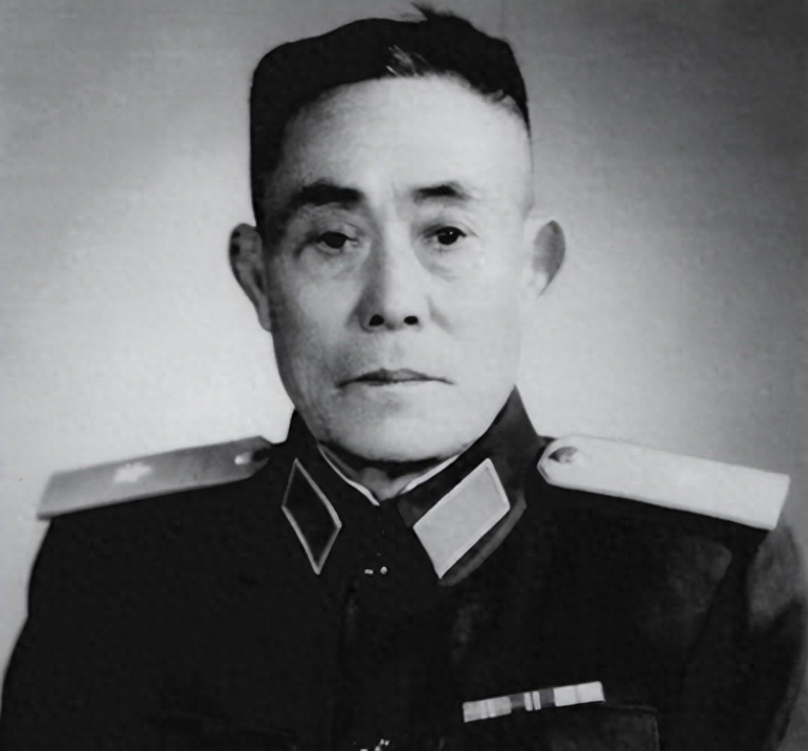 一师干部借外车放松被发现，开国少将怒斥挥刀：长腿不用开车，何必留着它们呢？
19