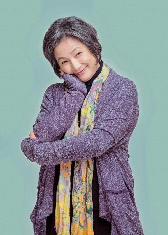 刚刚，“才知道郑佩佩去世后捐赠了大脑”冲上热搜