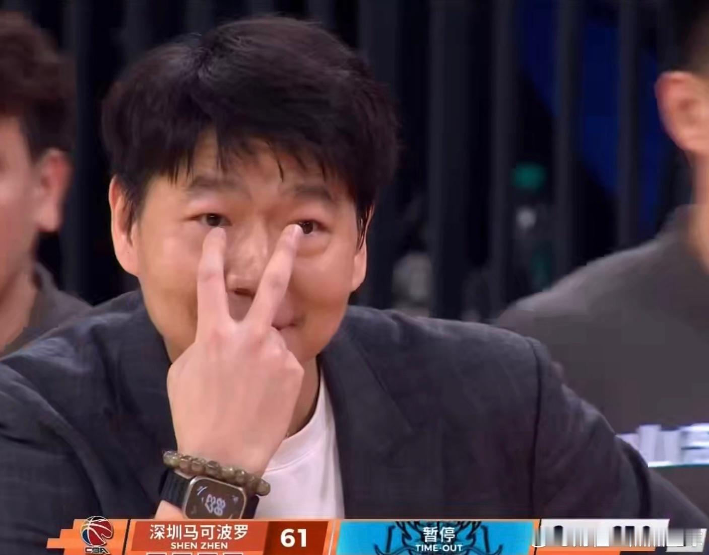 半场结束深圳男篮61比58反超山东！半场战罢，深圳男篮61-58逆转反超山东男篮