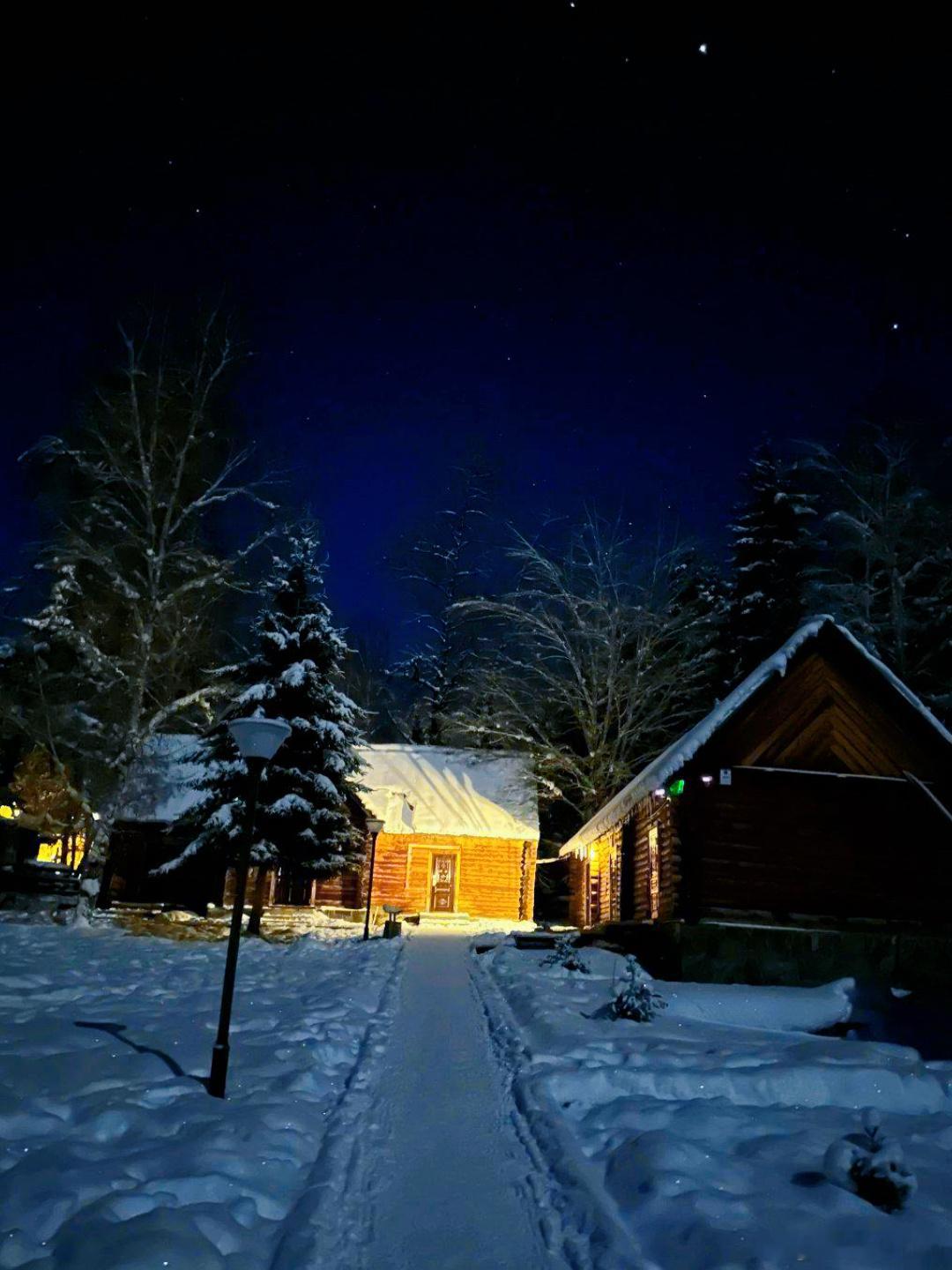 新疆不太冷，车子很强，价格要向上，情绪会给足，晚安，明天又要飞一天的节奏✈️(︶