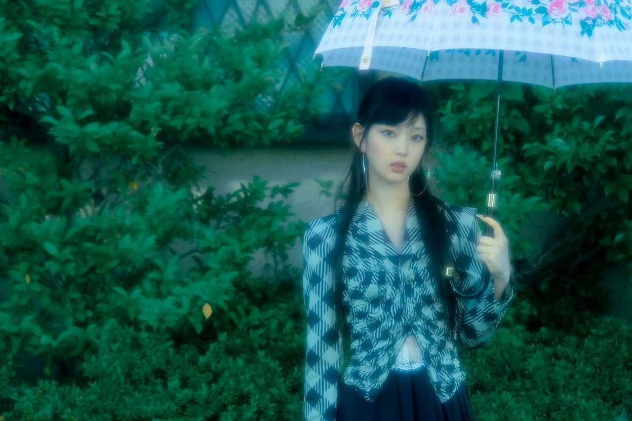 崔/志/宇 x 李/修/旻透过手指间看着天 我又回到那老街 