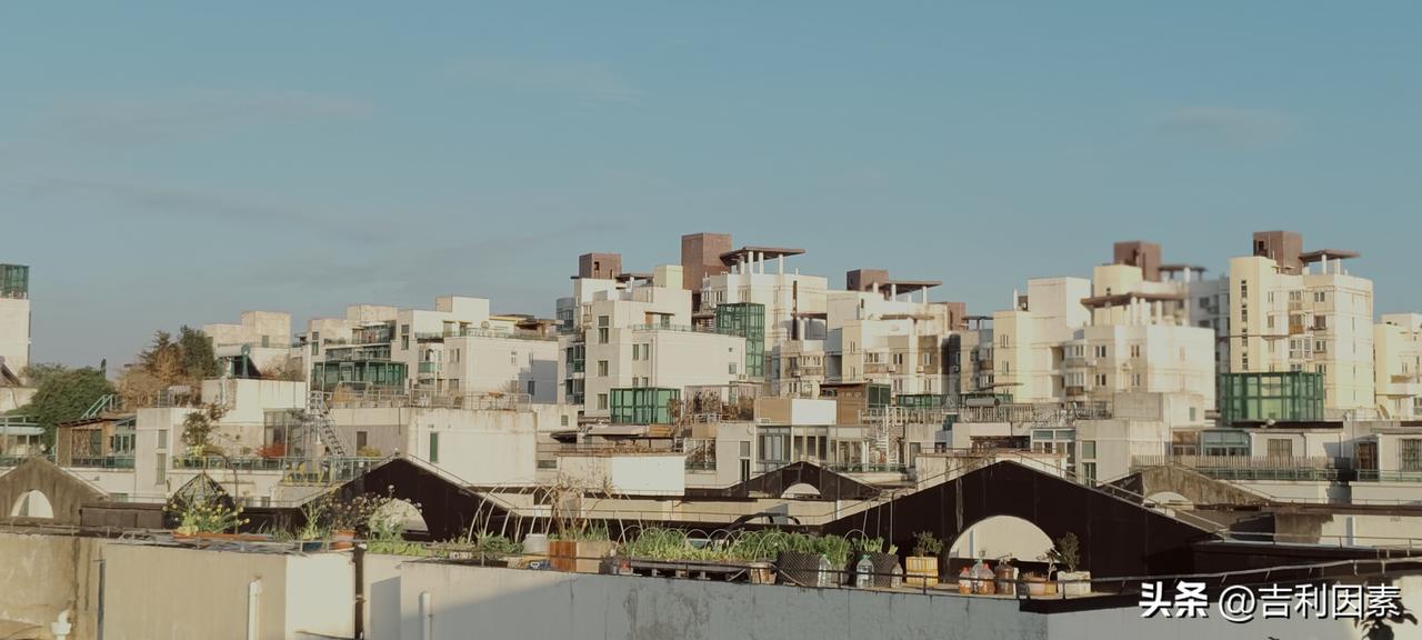 一个小伙伴想买房，我给了三点建议
前段时间，一个小伙伴告诉我，孩子大了，他想买套