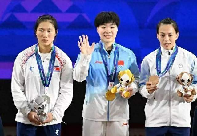 闽侯职专校友杨柳月亚运会夺金！刷新世界纪录！