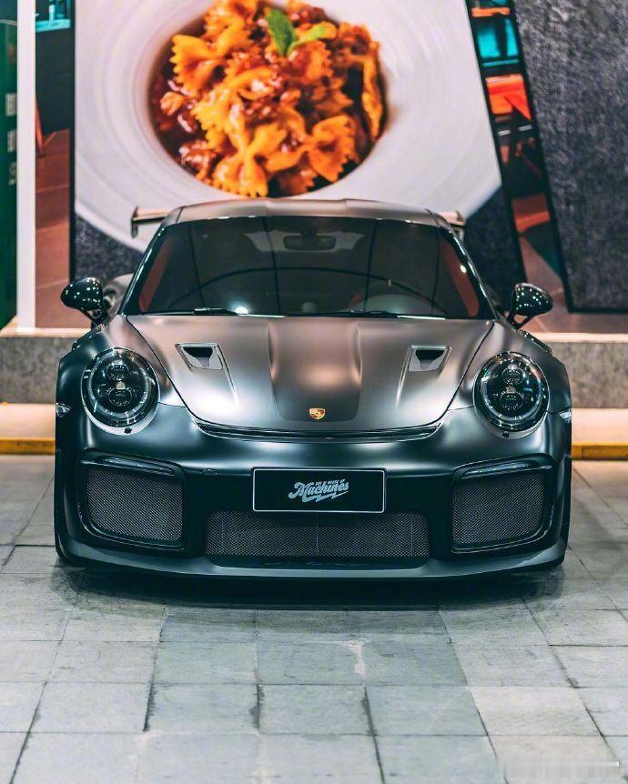 保时捷911 GT2 RS黑色波蛙！汽车