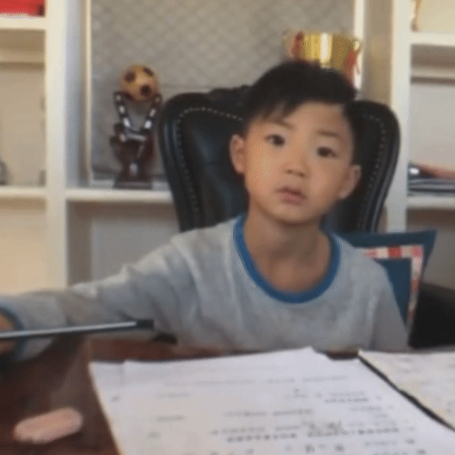 孩儿就这样演我学习（太可爱了遂截个九宫格 