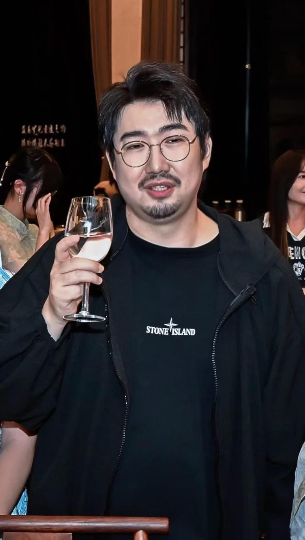 南派三叔说自己在内娱名声很臭 很难见到如此坦诚的创作者，面对外界的各类评价，没有