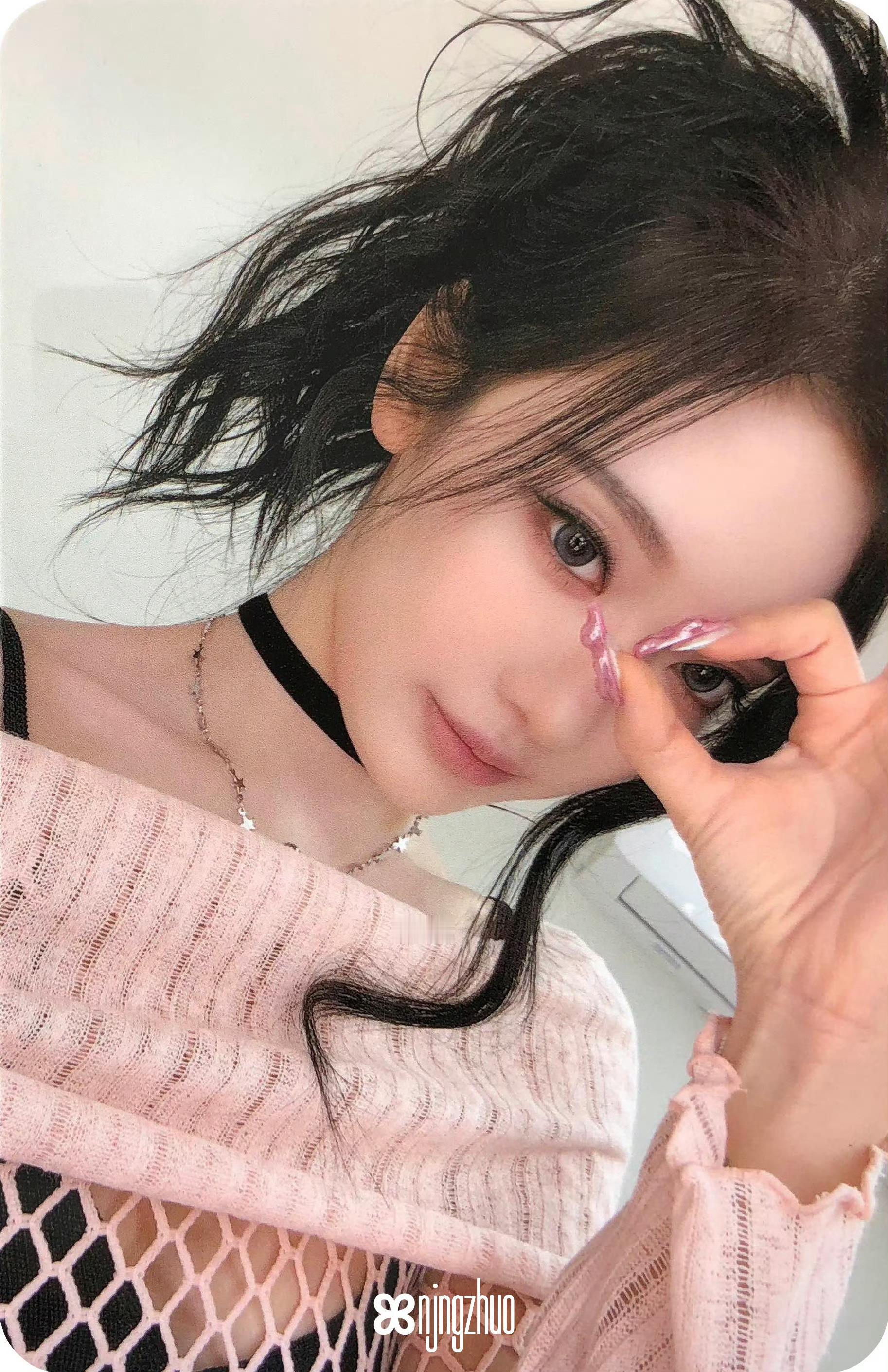 宁艺卓美丽的自拍小卡[彩虹屁] ​​​