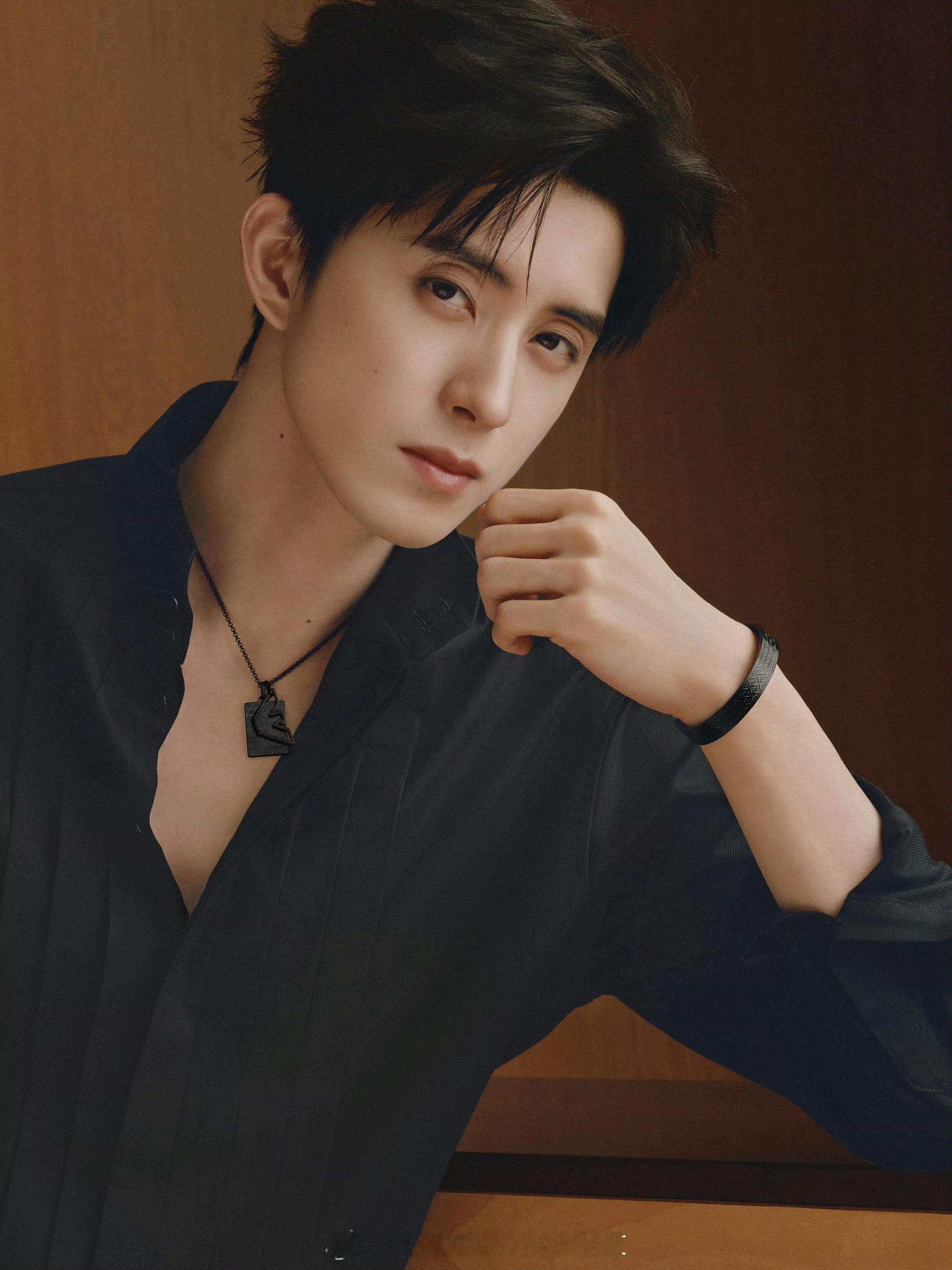 敖瑞鹏阿玛尼 敖瑞鹏今日正式官宣出任Emporio Armani 大中华区及亚太