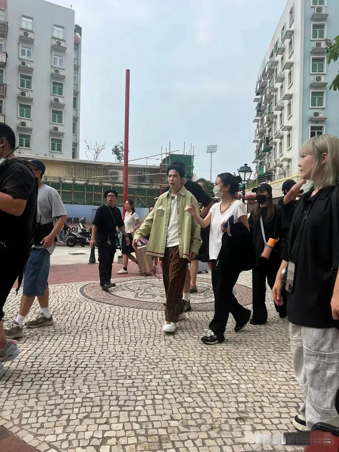 林有慧，果然没撒谎！
她说萧敬腾更喜欢她素颜的样子，
他们婚后的生活照完美印证了