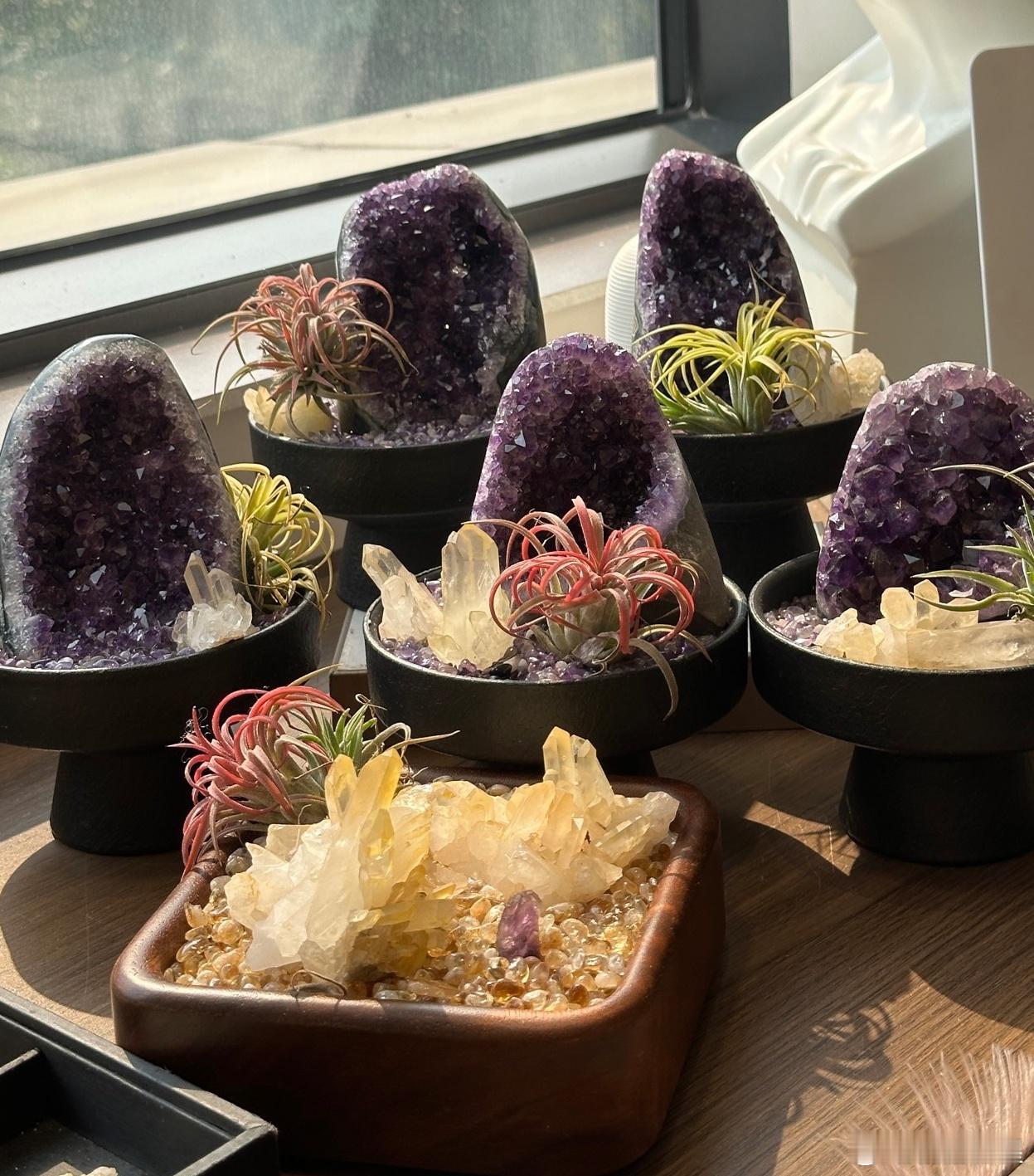 ✨真正的聪明，是守住自己的能量场✨我们的能量，就像一盏灯里的油，是有限的。乱向外