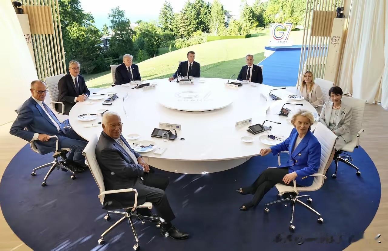G7峰会次日首场会议聚焦乌克兰问题，马克龙主持，泽连斯基到场参会。会上泽连斯基诉
