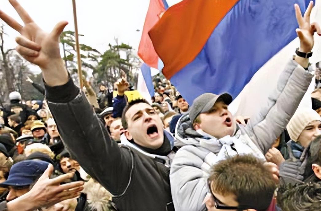 翻脸比翻书还快？中国决定撤离援助后，该国家居然立即翻脸！

麻烦看官老爷们右上角