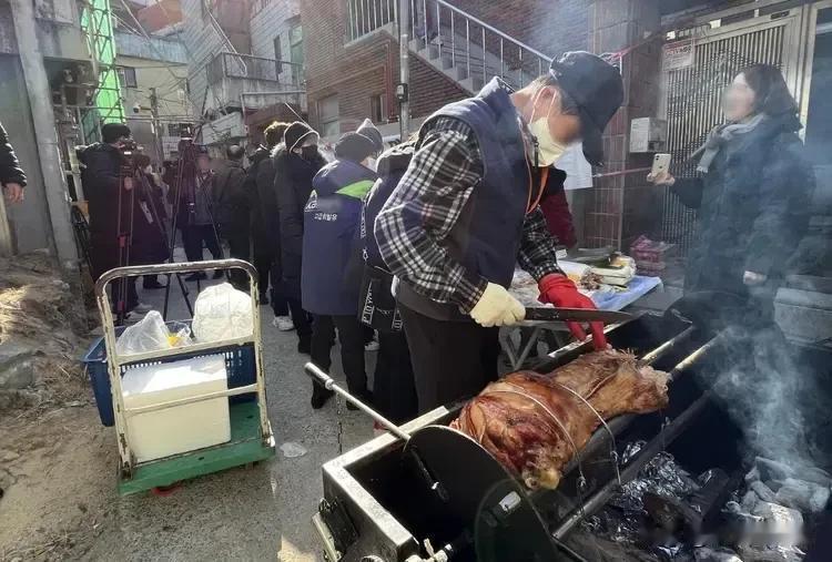 韩国大邱这波操作，简直把“文化对抗”玩出了新高度。大学里的穆斯林留学生要建清真寺