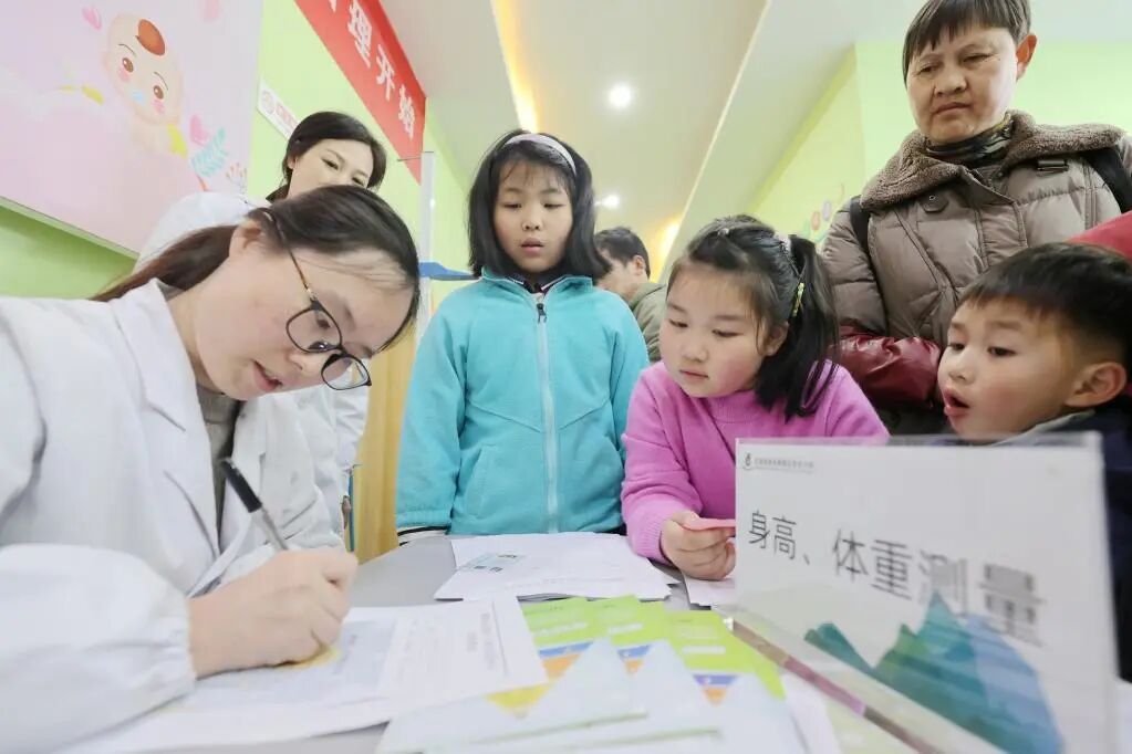 【#脂肪肝盯上儿童与青少年#】#这四类孩子最易得脂肪肝#  你知道吗？如今，脂肪