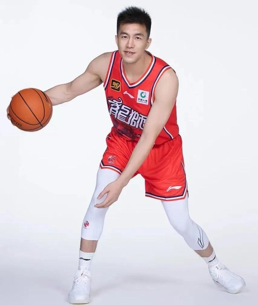 CBA最帅球星排行：

1. 郭艾伦；
2. 胡明轩；
3. 赵睿；
4. 赵继