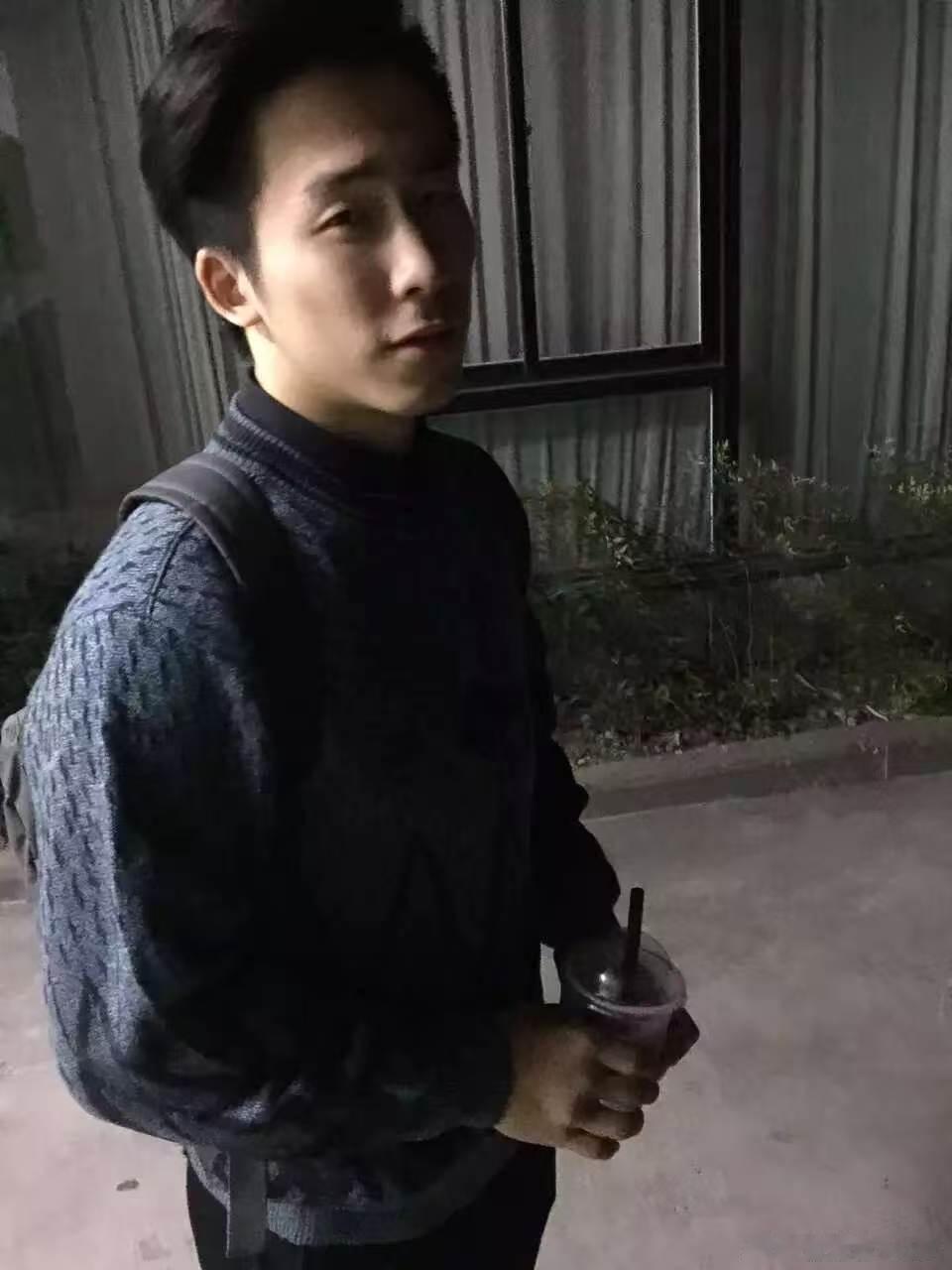 翻到大学的自己，我要瘦回去[捂嘴哭] ​​​