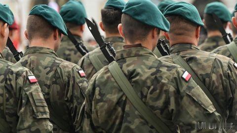 【活久见：美国向波兰军事基础设施投资5亿美元】
 
1月2日，波兰政府代表什拉普