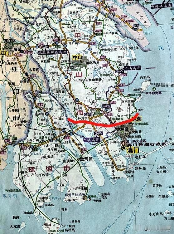 澳门与珠海合并，或许是珠江口西岸彻底“改命”的关键所在。具体而言，是将珠江口西岸