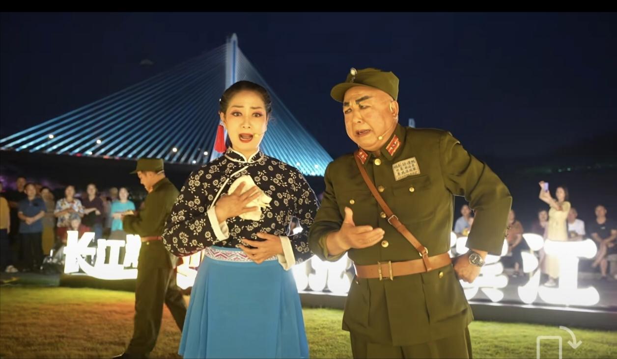 宜昌滨江又热闹了！各种演出一波接一波在江边举行。
市妇联在党的生日来临之际，在滨
