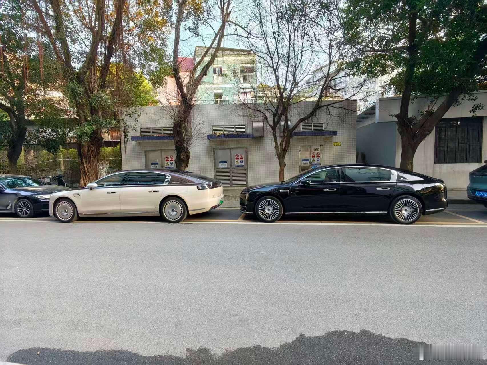 园区已经有两台S800了，大家喜欢哪个配色呢？ 