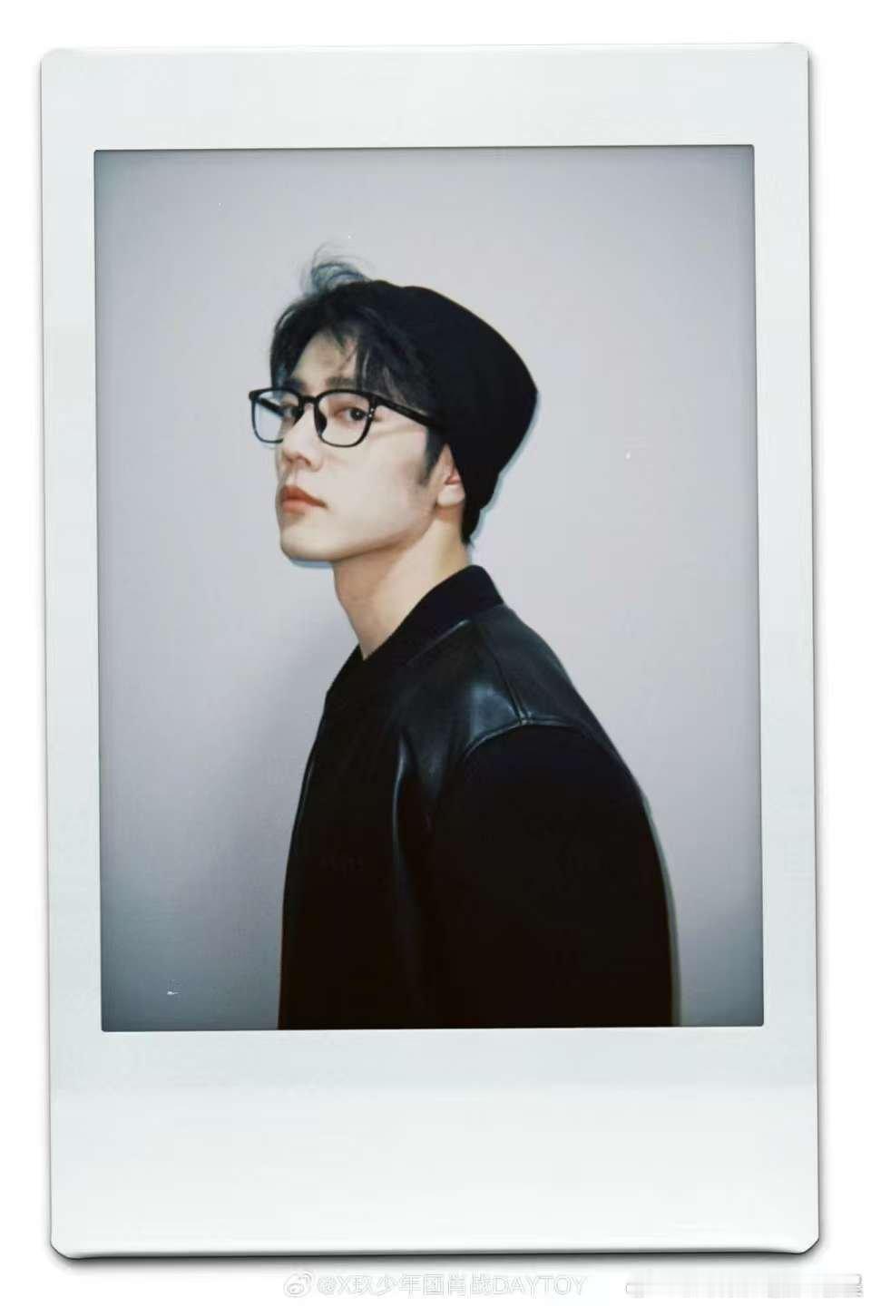 肖战针织拼接飞行员夹克 我该怎么样才能拥有这几张拍立得 