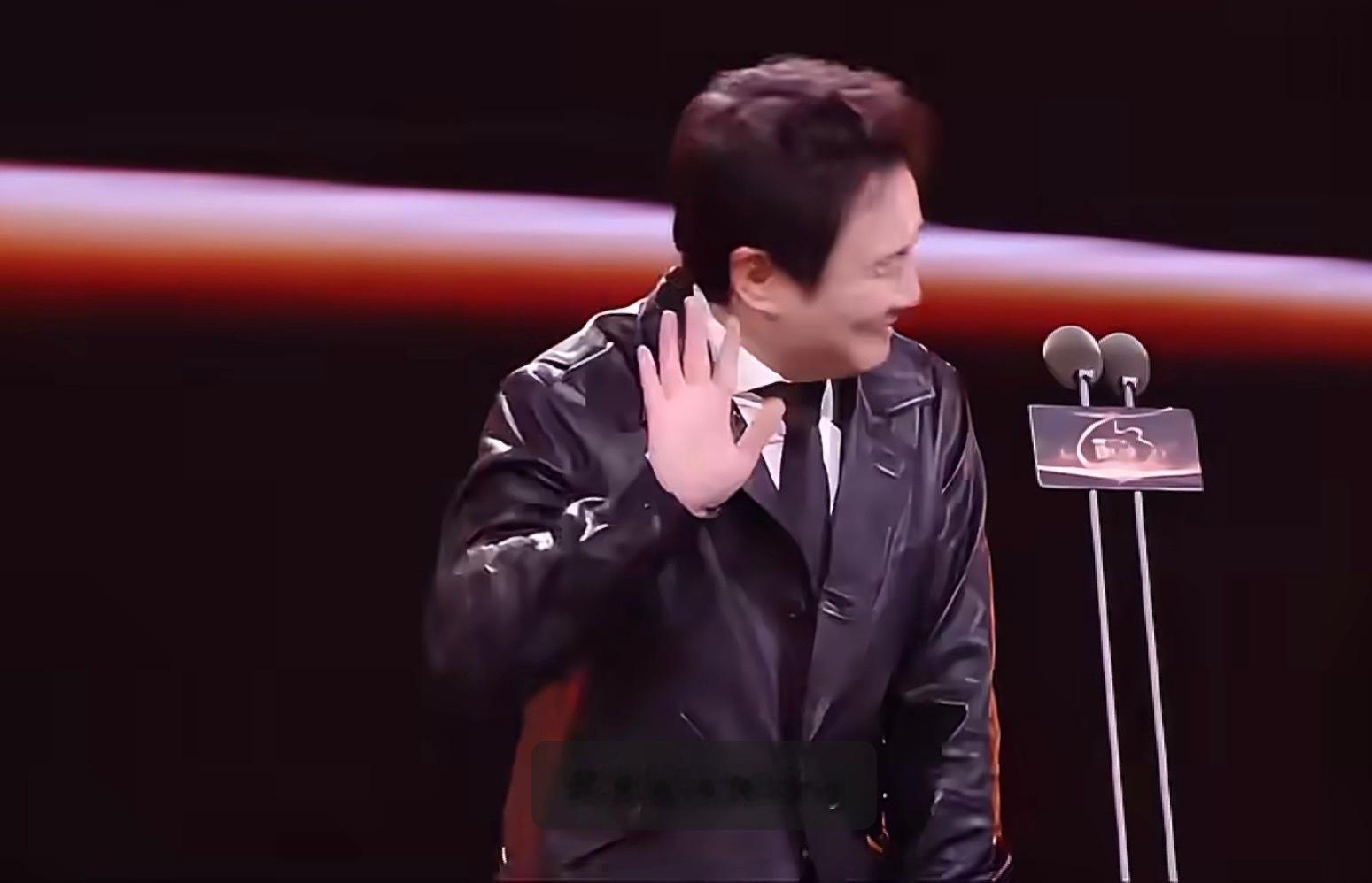 🔻可以了，沈腾还是拿过奖的。🔻微博发的，叫微博king以后救市别求沈腾王宝强