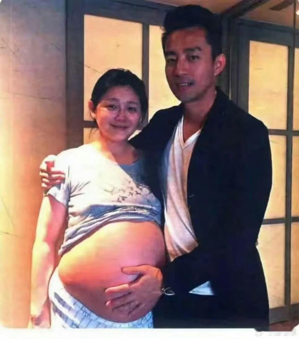 马筱梅展示孕肚姗姗，我们会一直记得你的，希望你的宝宝都可以幸福 