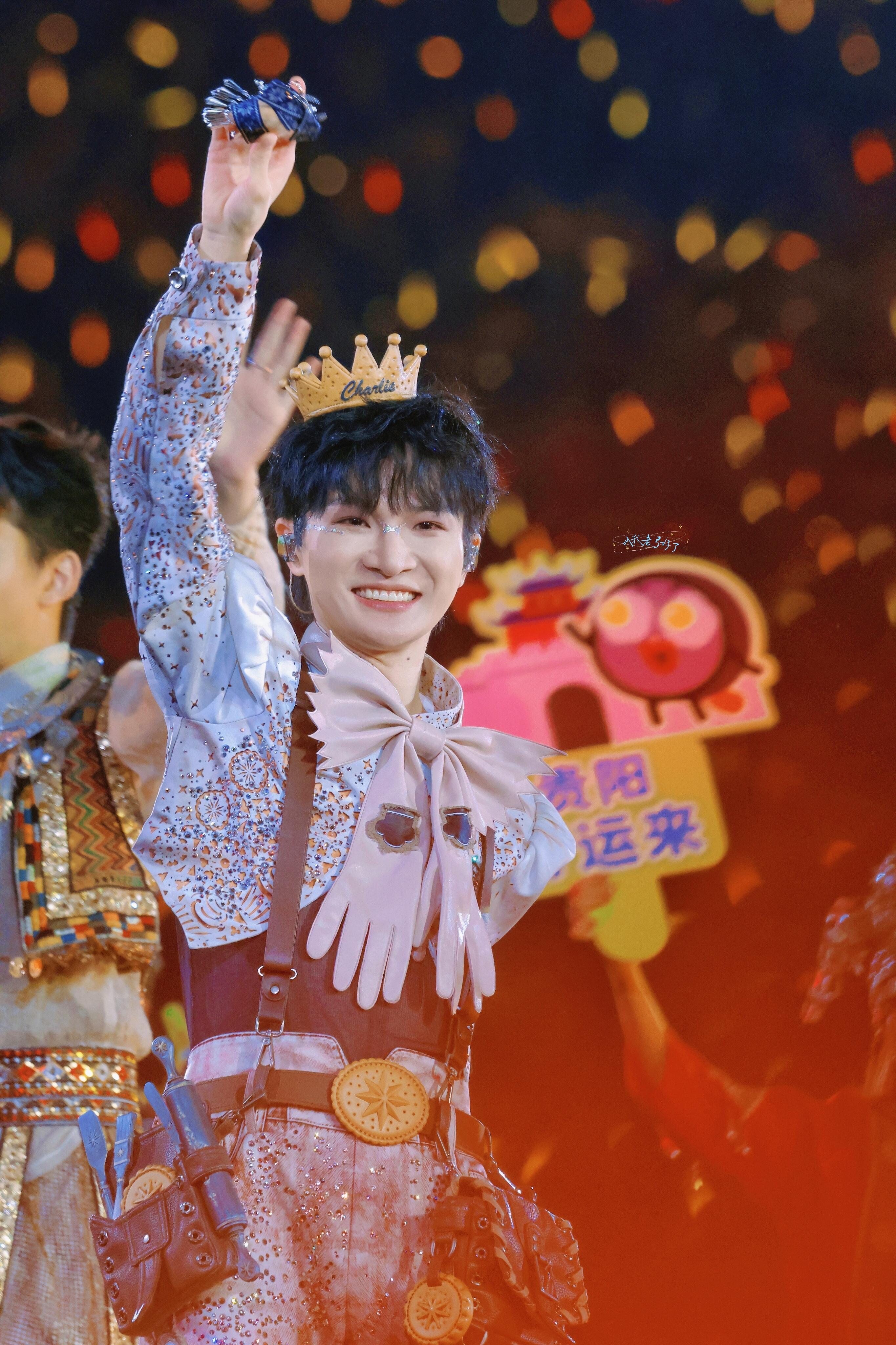 洋芋国国王周深深🥔李玉刚音乐总监去周深演唱会了