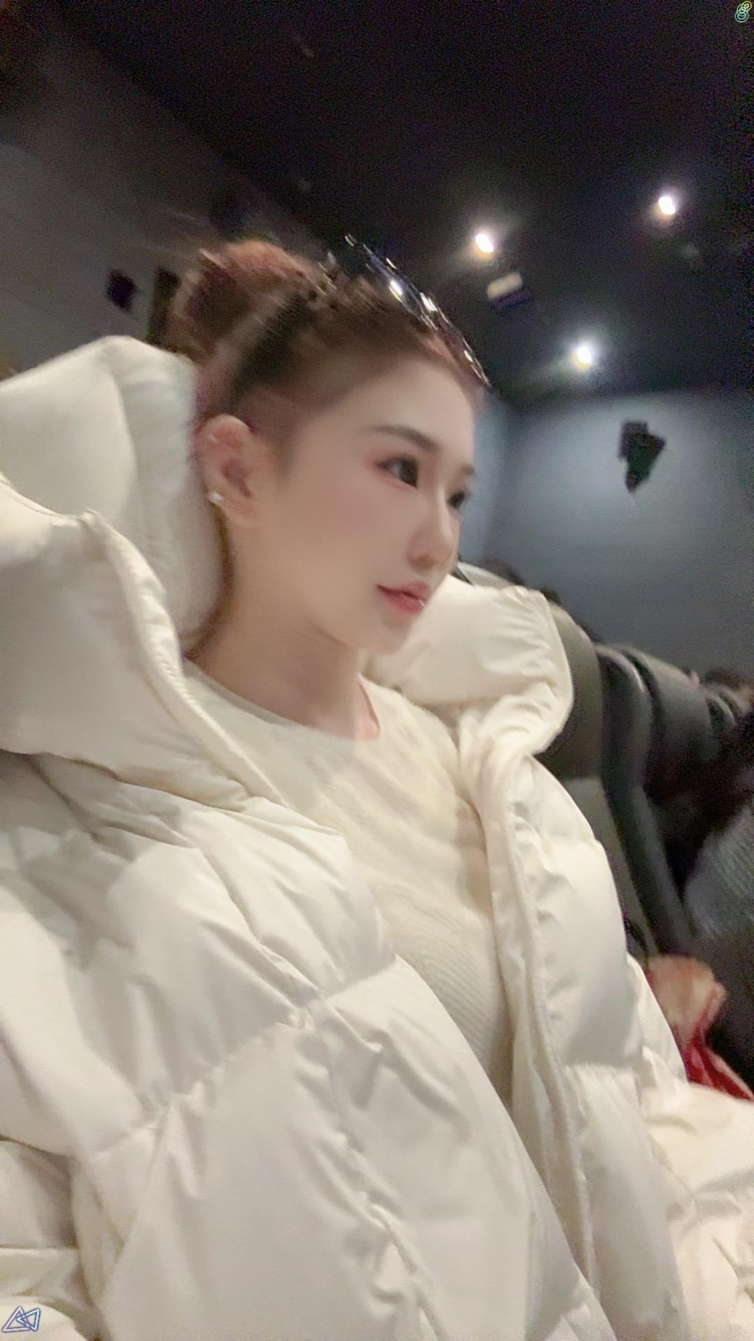 我一直希望我的生活越简单越好 任何复杂烦人的人际交往关系 我都会选择避...