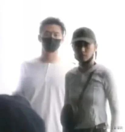 这样的人还敢嫁江西赣州一男子相亲了一个护士，在聊天的时候，她总是看手机，男子感觉