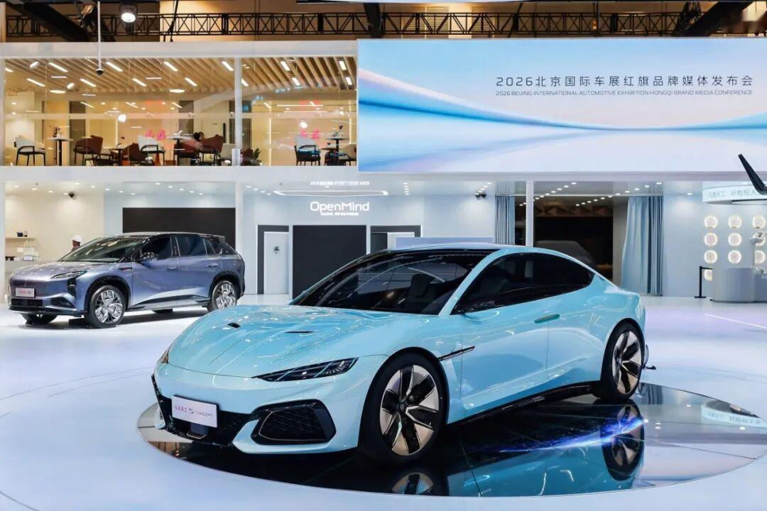 红旗天工“S-concept”代表新一代红旗天工产品的设计风格，采用独创的舱驾一