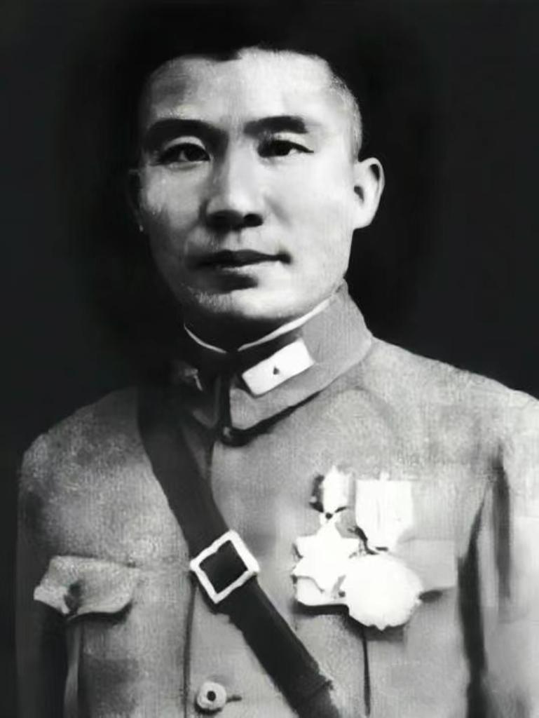 1948年，王耀武率领的74军战败，被俘之前王耀武放走了济南城中的百姓...